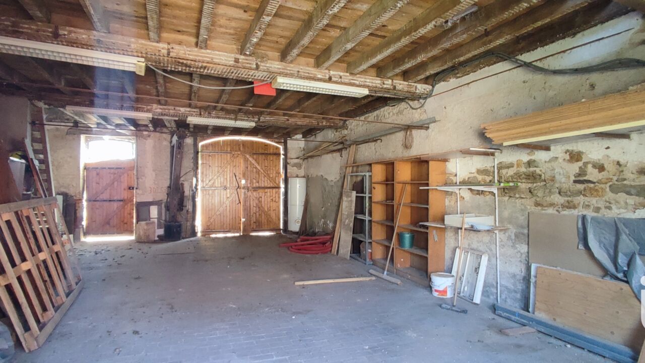 garage  pièces 88 m2 à vendre à Saint-Pierre-le-Moûtier (58240)