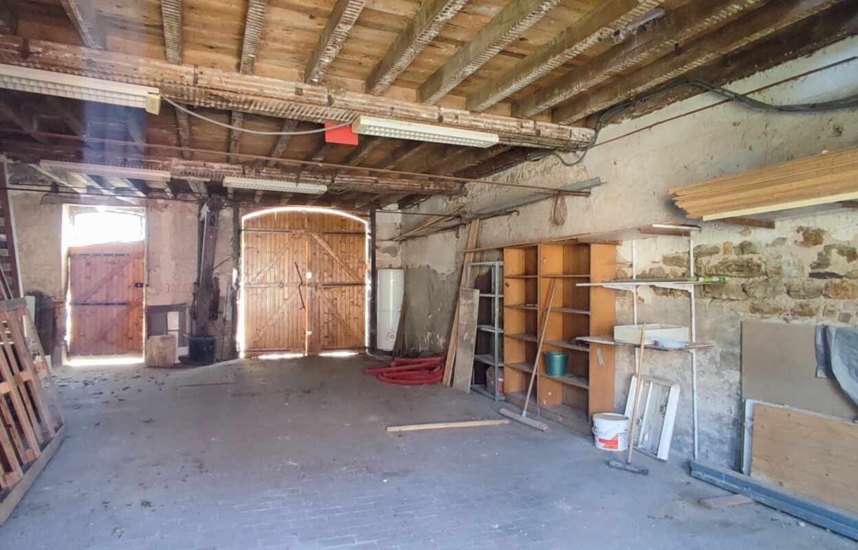 garage  pièces 88 m2 à vendre à Saint-Pierre-le-Moûtier (58240)