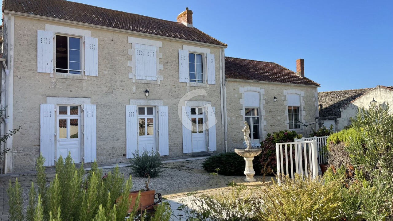 maison 8 pièces 218 m2 à vendre à Les Magnils-Reigniers (85400)