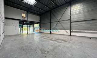 Local industriel  410 m² à louer à Massy (91300)