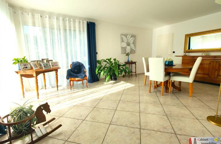 Flesselles : Double pavillon 330m2 avec 5 chambres, garages — photo 2