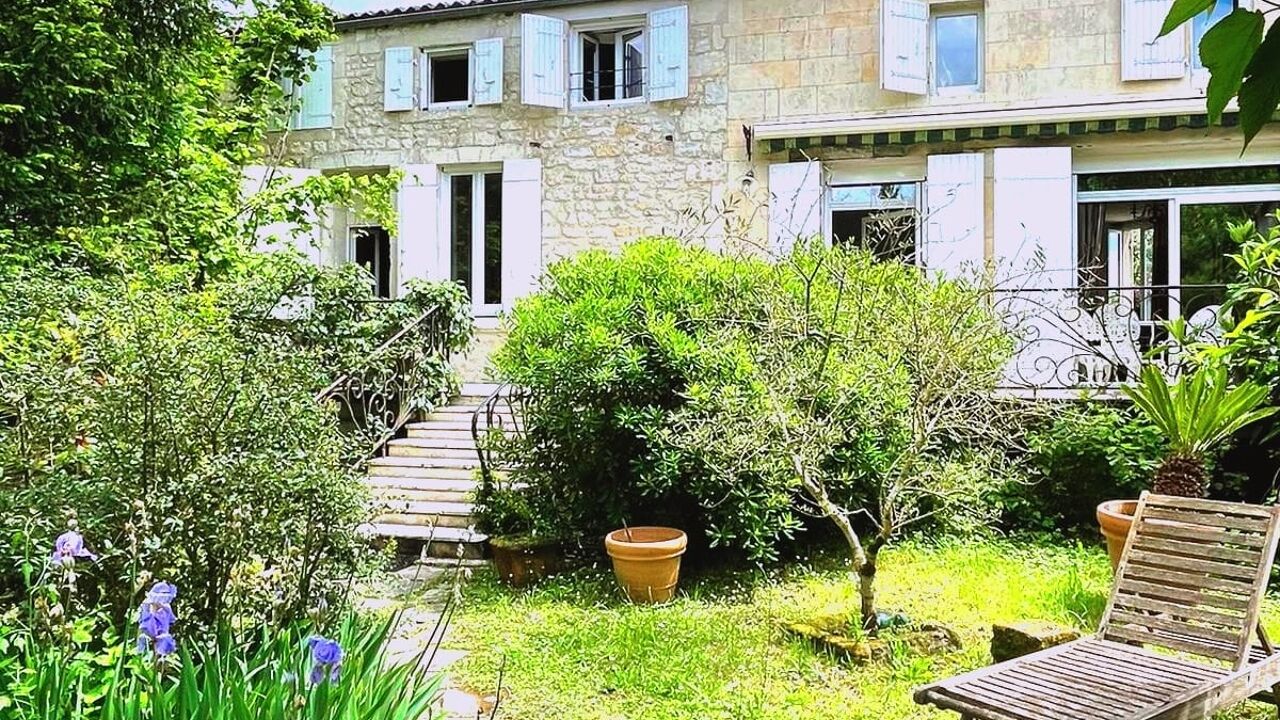 maison 8 pièces 271 m2 à vendre à Saintes (17100)