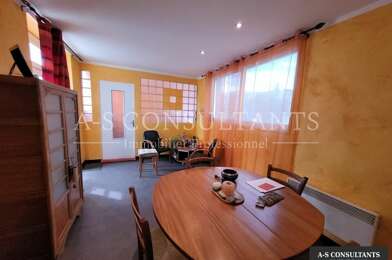 Local industriel  106500 €