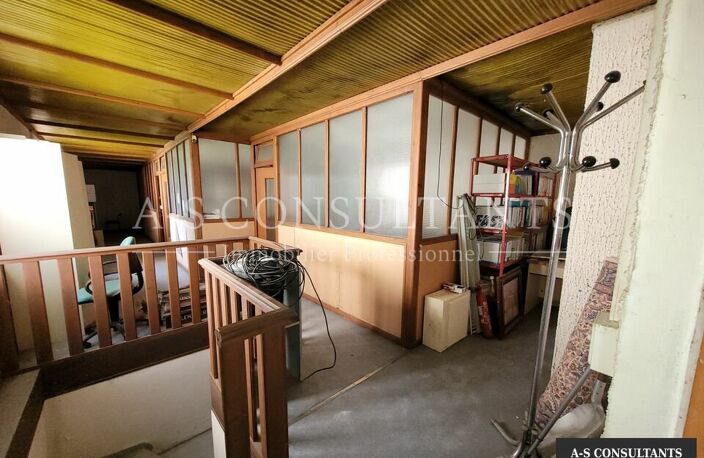 LOCAL D'ACTIVITE A VENDRE — photo 3