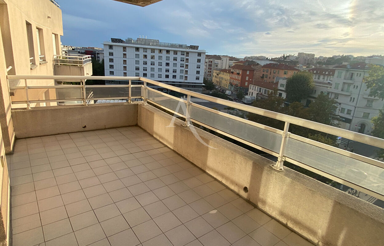 appartement 3 pièces 65 m2 à louer à Nice (06300)