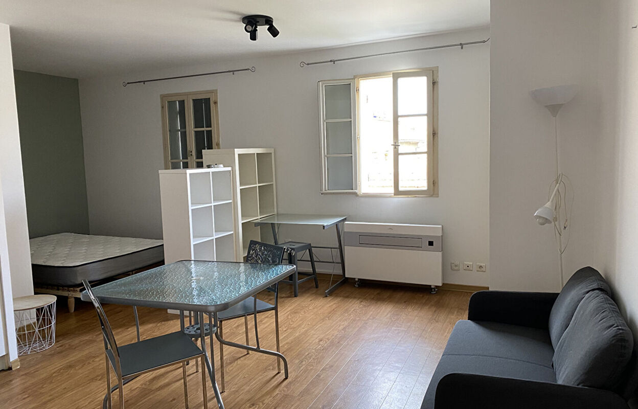 immeuble  pièces 108 m2 à vendre à Avignon (84000)