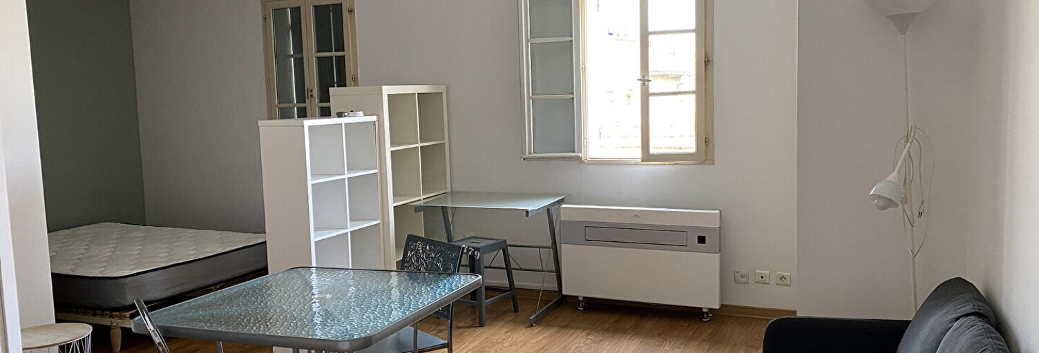 Immeuble  108 m² à vendre à Avignon (84000)