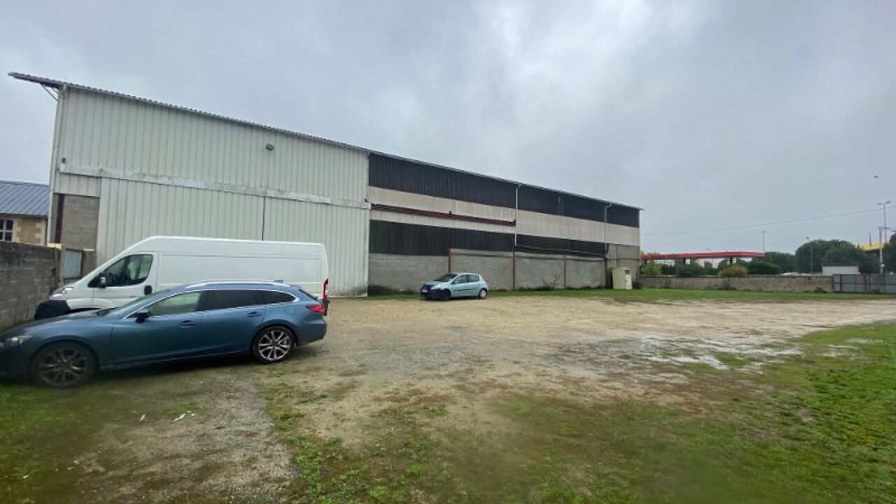 commerce 1 pièces 786 m2 à vendre à Saint-Maixent-l'École (79400)