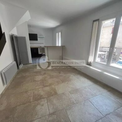 Appartement 3 pièces 860 €