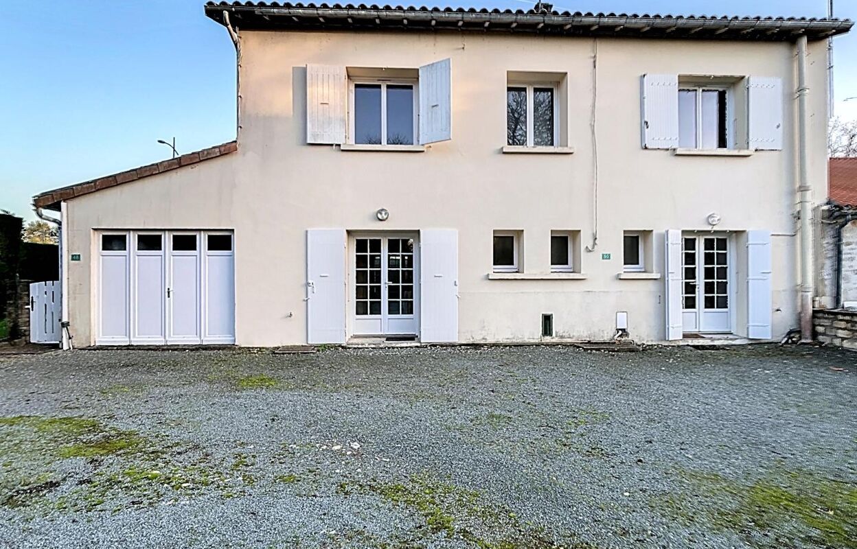 maison 7 pièces 212 m2 à vendre à Fontcouverte (17100)