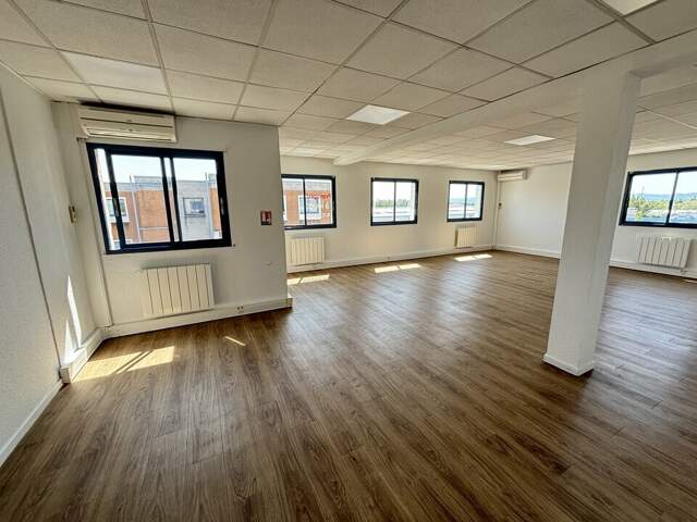 BUREAUX à LOUER — photo du bien
