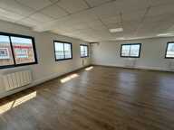 BUREAUX à LOUER — photo 2