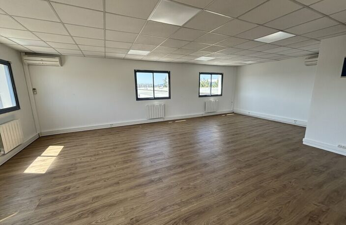 BUREAUX à LOUER — photo 3