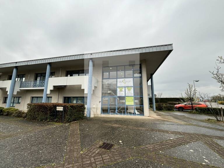 BUREAUX à LOUER — photo 1