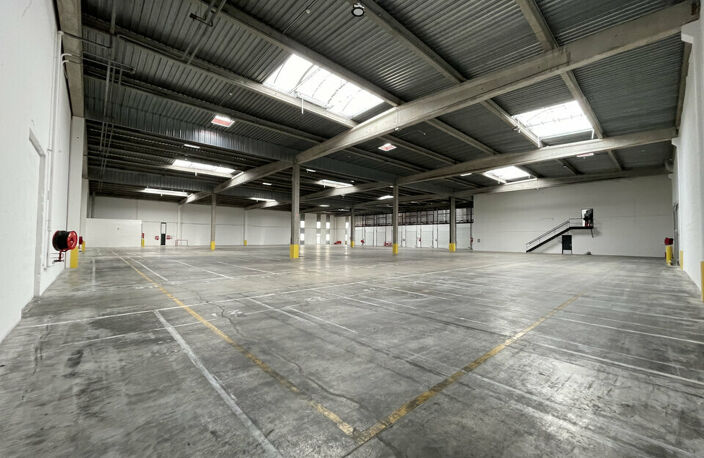 ENTREPOT LOGISTIQUE à LOUER — photo 3