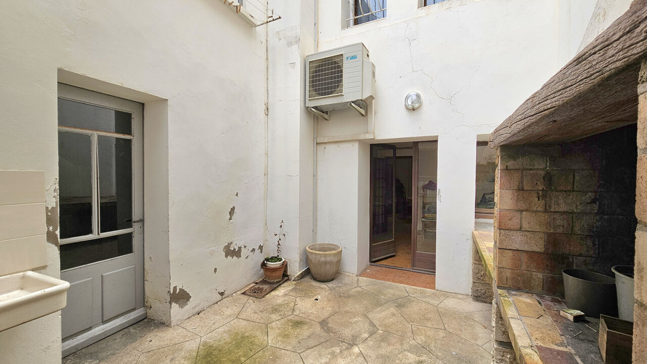 maison 7 pièces 228 m2 à vendre à Aigues-Mortes (30220)