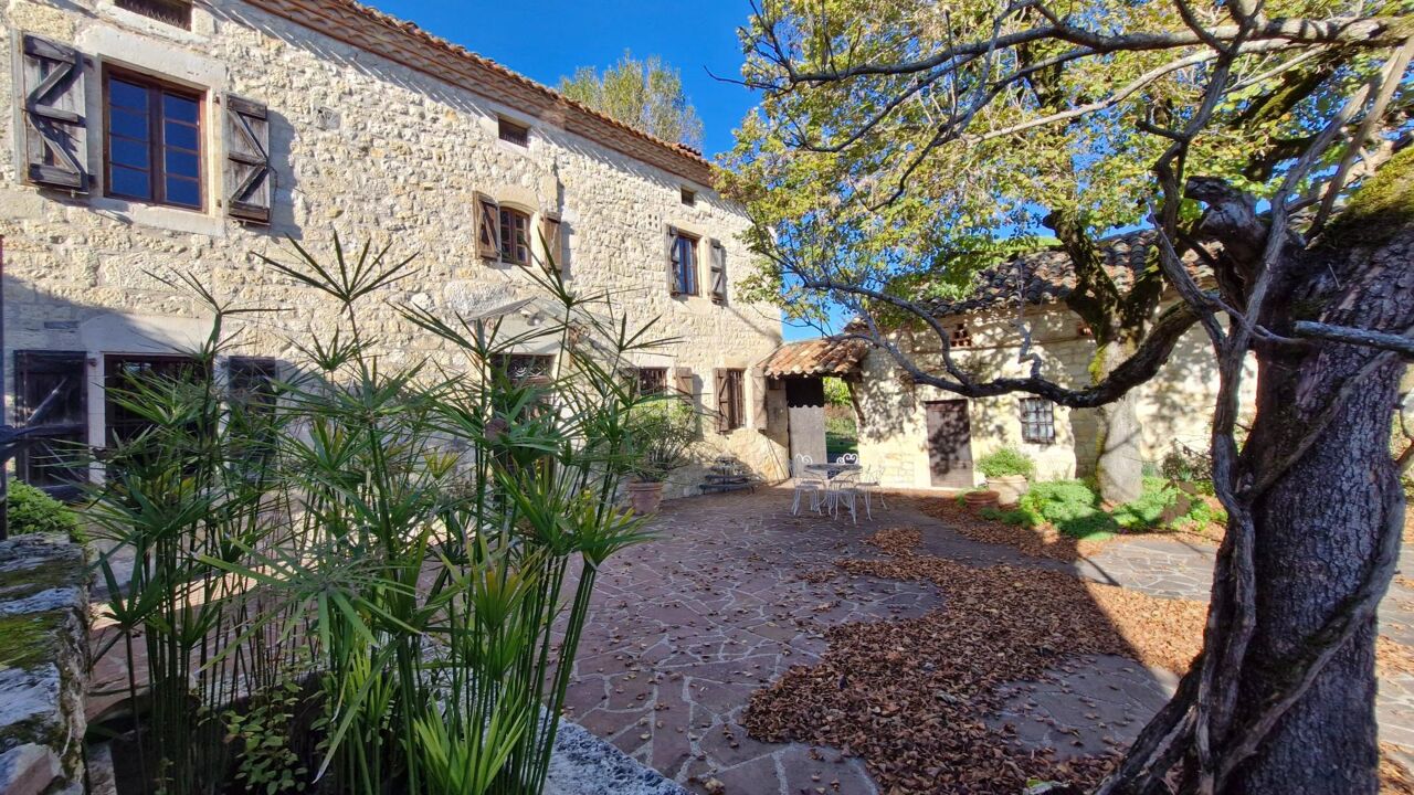 maison 10 pièces 284 m2 à vendre à Livers-Cazelles (81170)