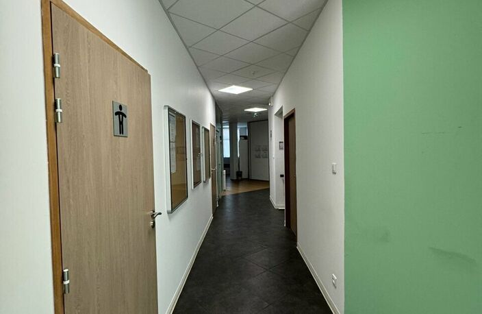BUREAUX à LOUER — photo 3
