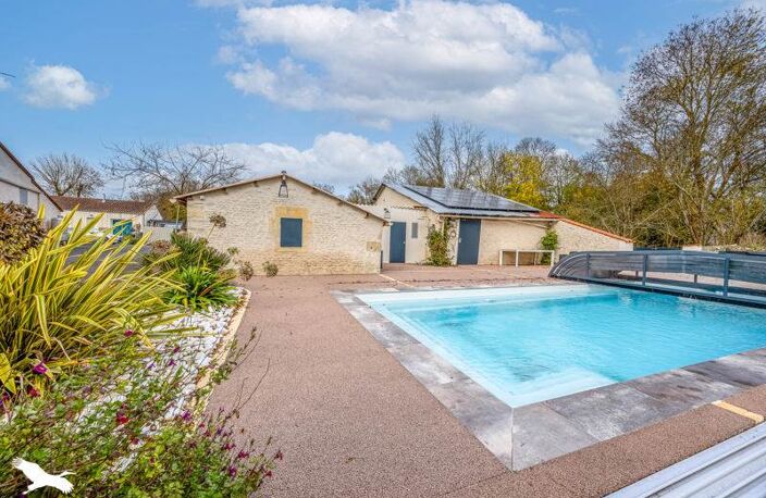 Maison en pierre de 8 pièces principales — photo 2
