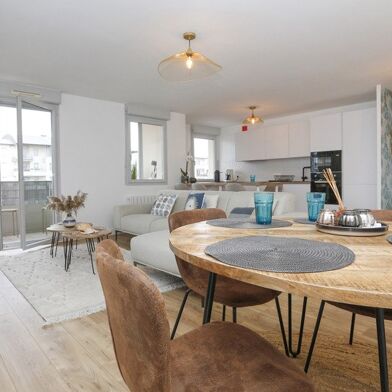 Appartement 4 pièces 286200 €