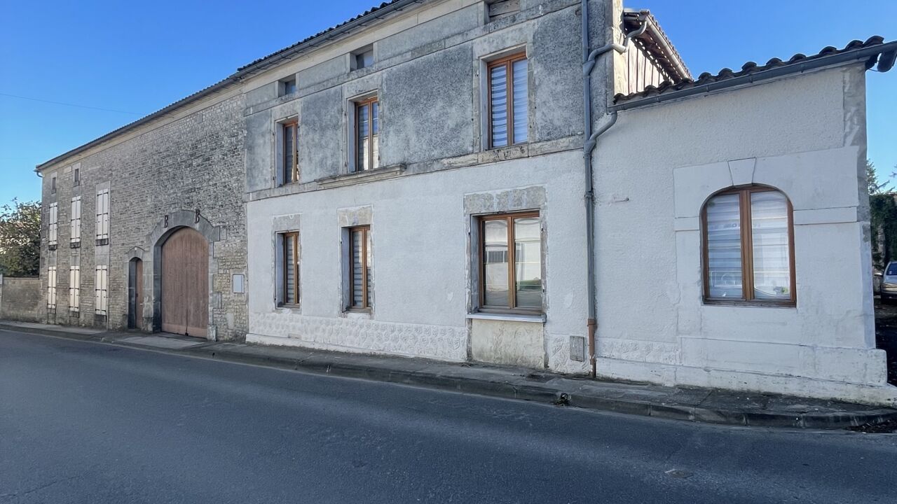 maison 7 pièces 140 m2 à vendre à Sigogne (16200)