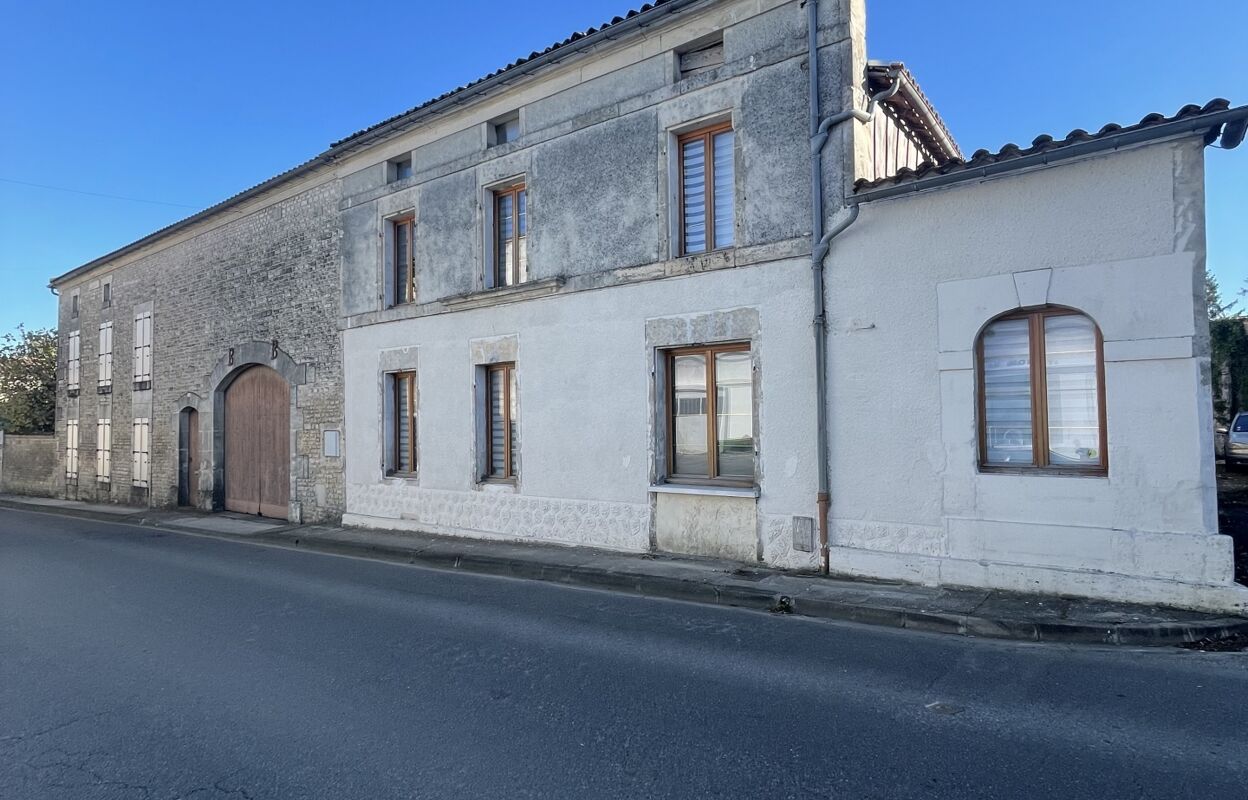 maison 7 pièces 140 m2 à vendre à Sigogne (16200)