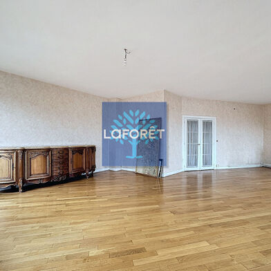 Appartement 5 pièces 192000 €