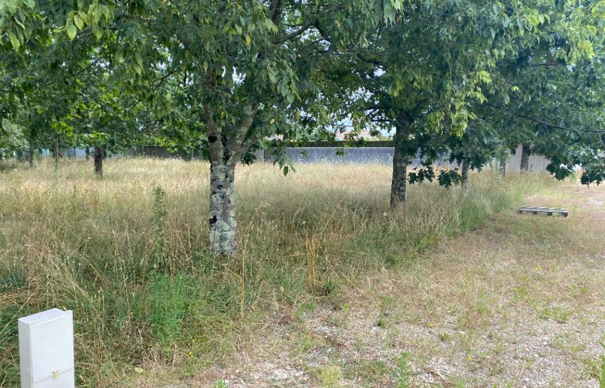 terrain  pièces 640 m2 à vendre à Soulignac (33760)