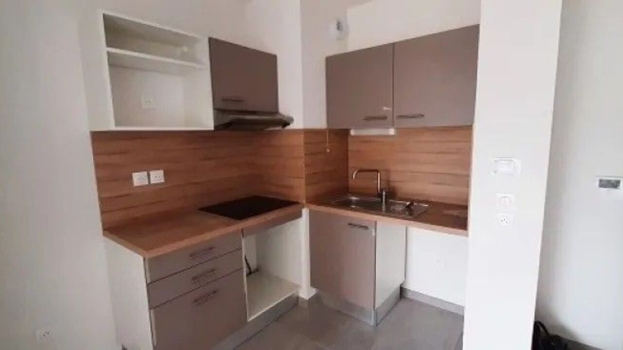 appartement 2 pièces 38 m2 à louer à Nîmes (30900)