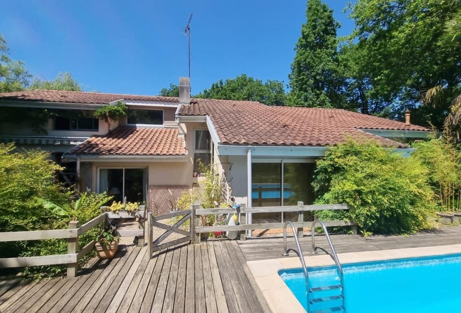 Maison d'architecte de 140 m² avec piscine sur 3000 m² de terrain — photo 1