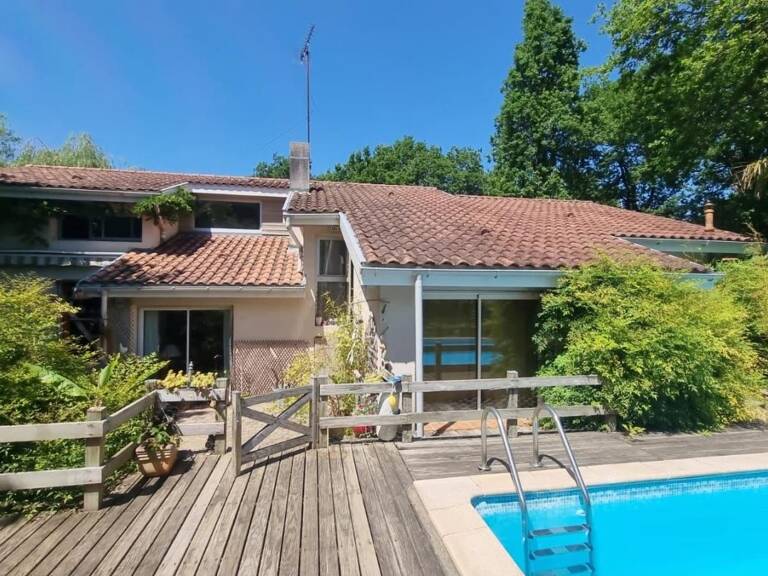Maison d'architecte de 140 m² avec piscine sur 3000 m² de terrain — photo 1