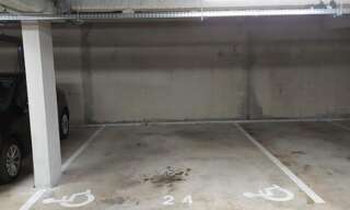 Garage   m² à louer à Bassens (33530)