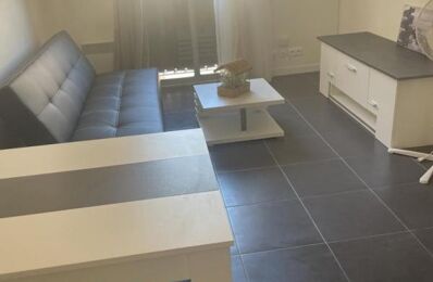 location appartement 680 € CC /mois à proximité de Villeneuve-Loubet (06270)