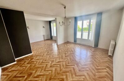 appartement 3 pièces 77 m2 à vendre à Saint-Jean-de-la-Ruelle (45140)