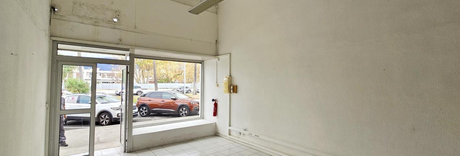Commerce  60 m² à louer à Le Port (97420)