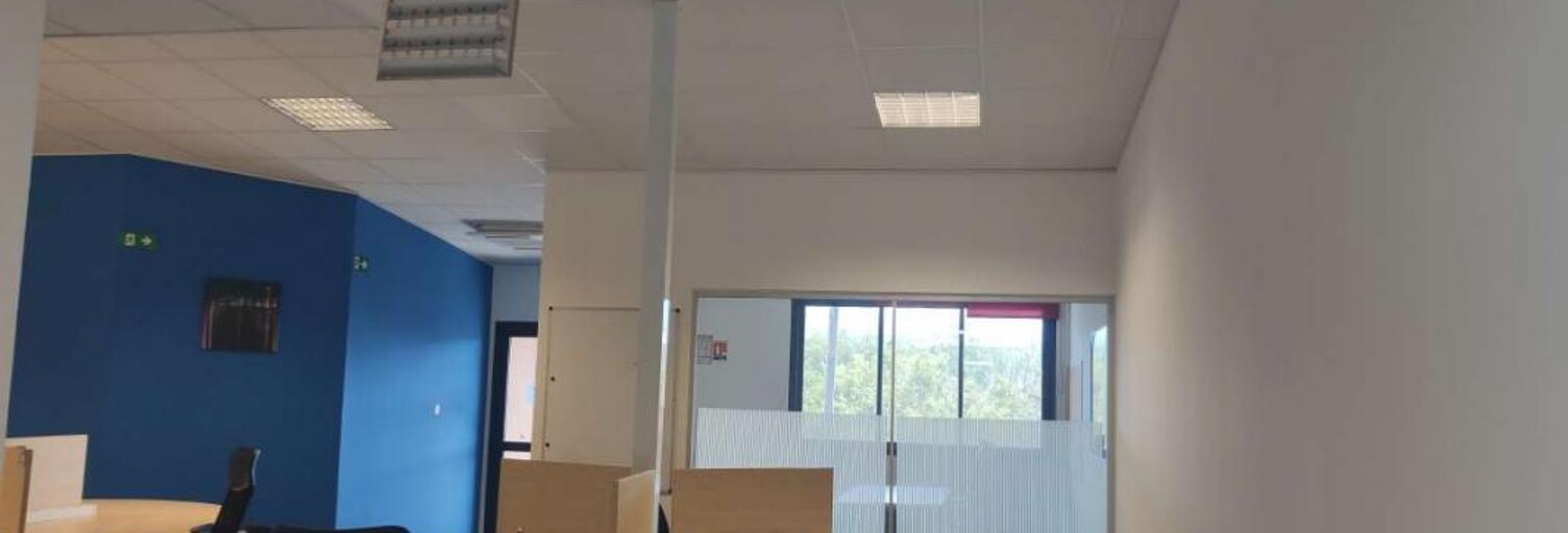 Bureau  90 m² à louer à Saint-Louis (97450)