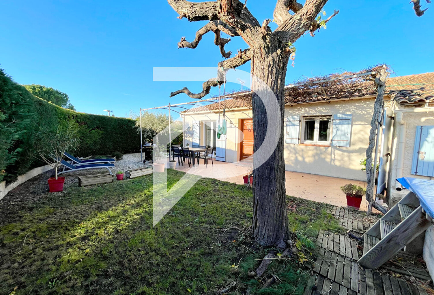 Pertuis - Maison T5 de 107 m2 sur une terrain de 387 m2 Pisci... — photo 1