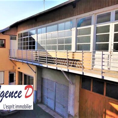 Appartement  990 €