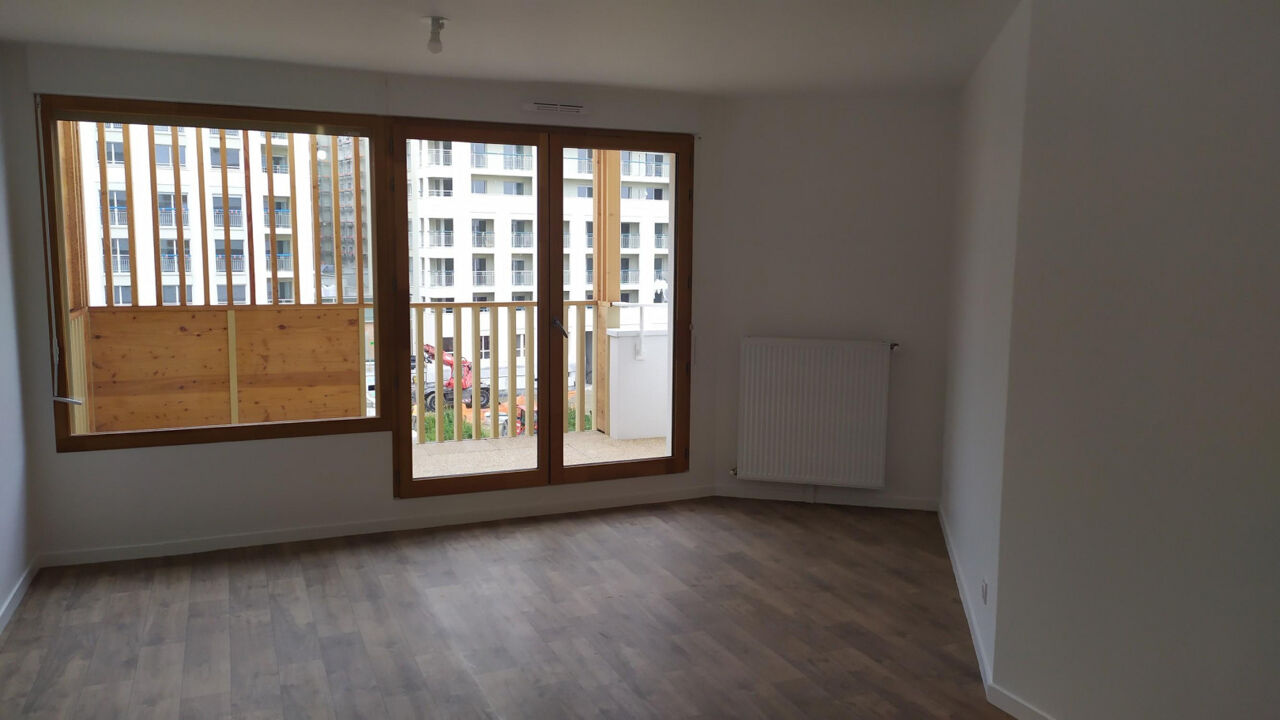 appartement 2 pièces 45 m2 à vendre à Noisy-le-Grand (93160)