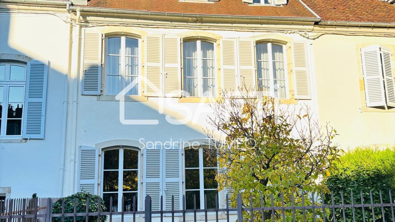 maison 8 pièces 226 m2 à vendre à Lons-le-Saunier (39000)