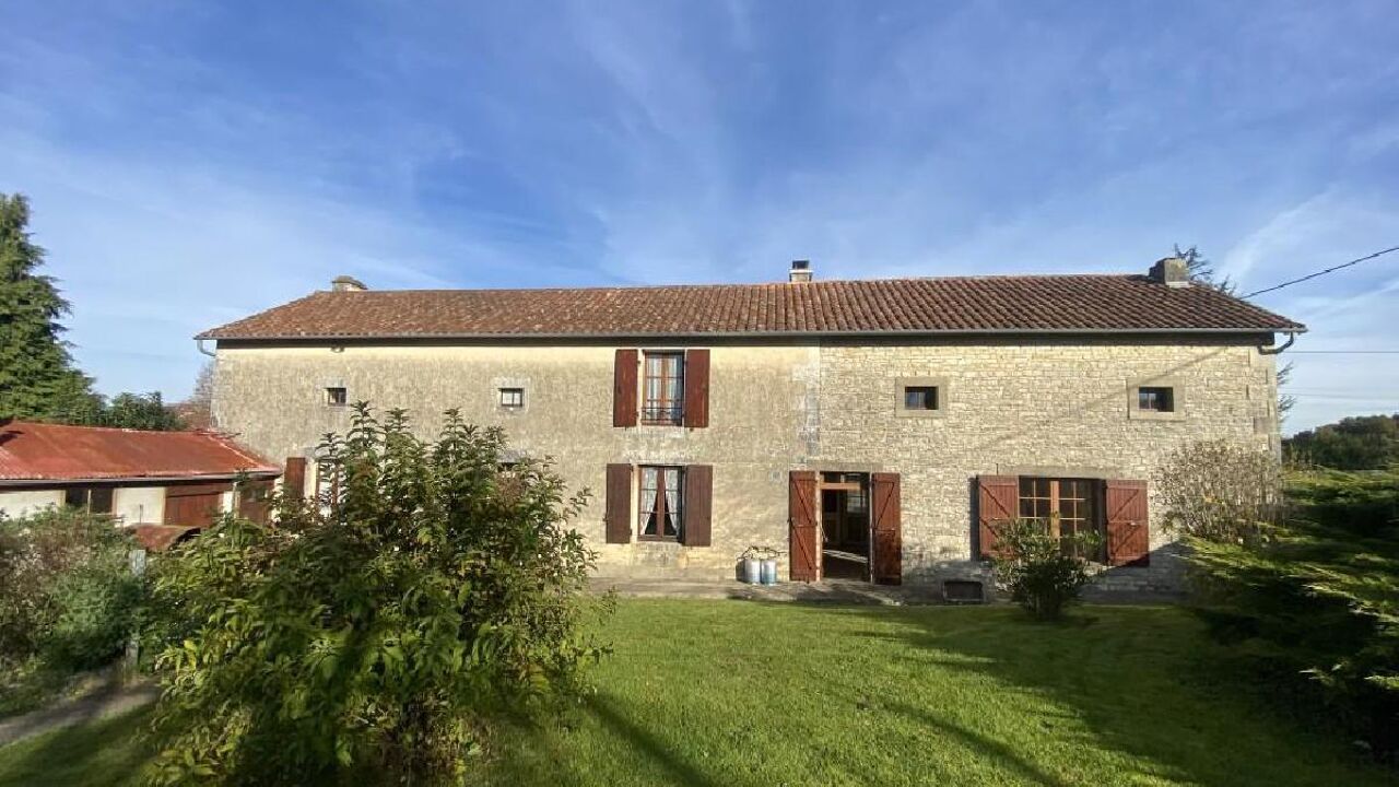 maison 4 pièces 154 m2 à vendre à Nanteuil-en-Vallée (16700)