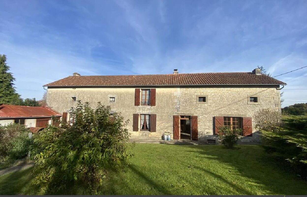 maison 4 pièces 154 m2 à vendre à Nanteuil-en-Vallée (16700)