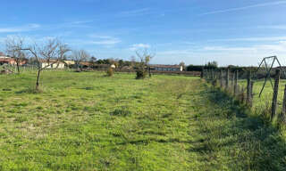 Terrain  733 m² à vendre à Saint-Christoly-de-Blaye (33920)