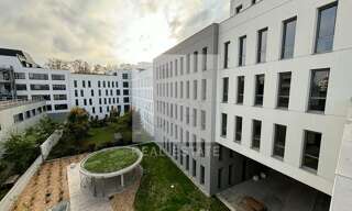 Bureau  7155 m² à louer à Villeurbanne (69100)