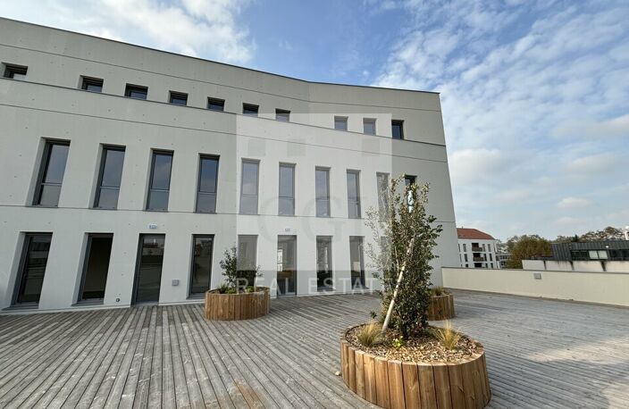 BUREAUX à LOUER — photo 2