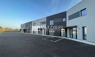 Commerce  176 m² à louer à Saint-Quentin-Fallavier (38070)