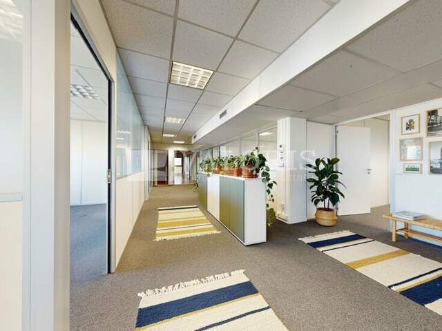 BUREAUX à LOUER — photo du bien