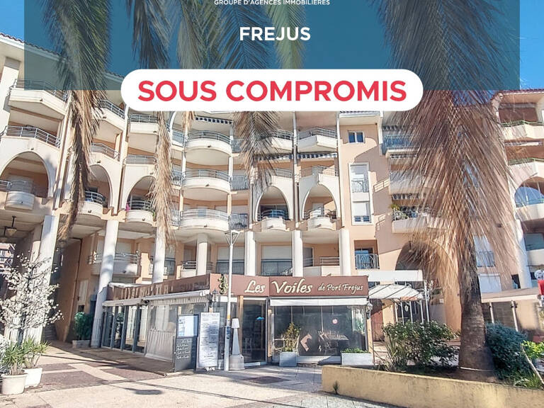 Port Frejus T4 traversant terrasse vue port et mer garage — photo 1