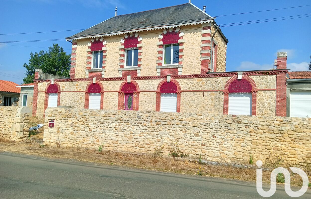 maison 5 pièces 130 m2 à vendre à Saint-Léger-de-Montbrun (79100)