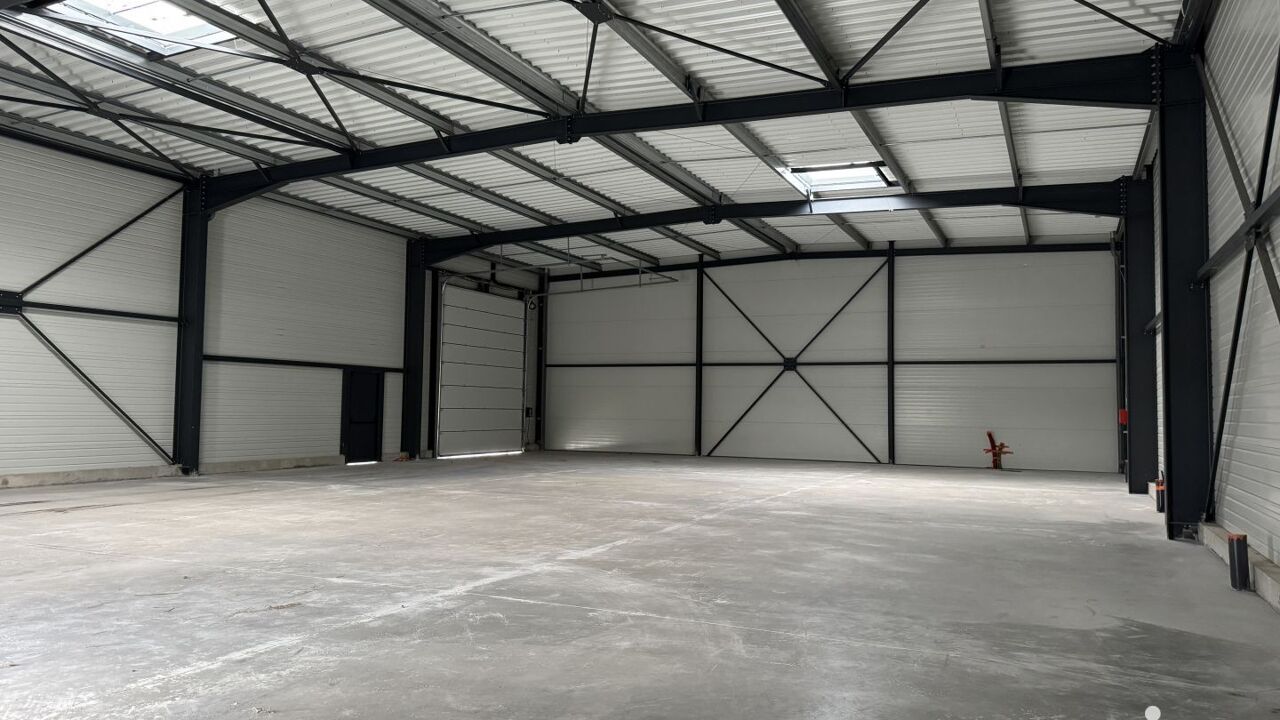 commerce  pièces 421 m2 à louer à Azay-le-Brûlé (79400)